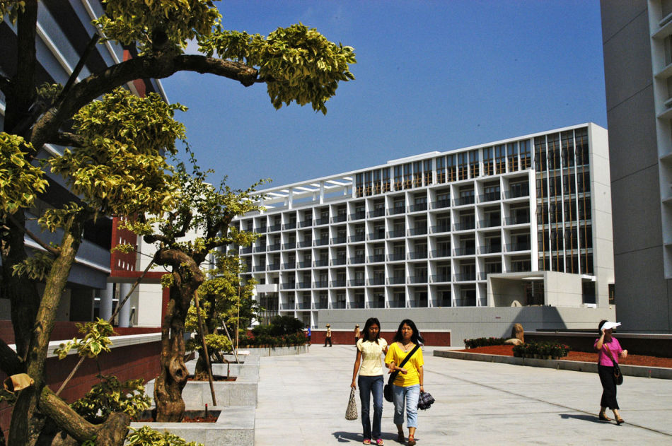 303分能上什么大学,高考303分左右文科理科能上的大学