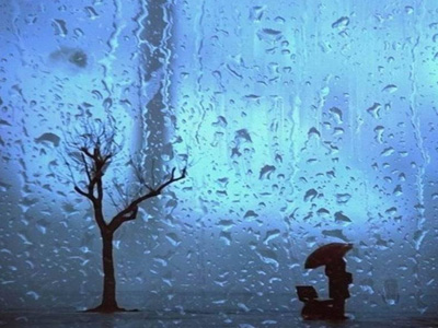 当雨再落下来的时候，时间已经跨过了一年，而我和你已形同陌路了